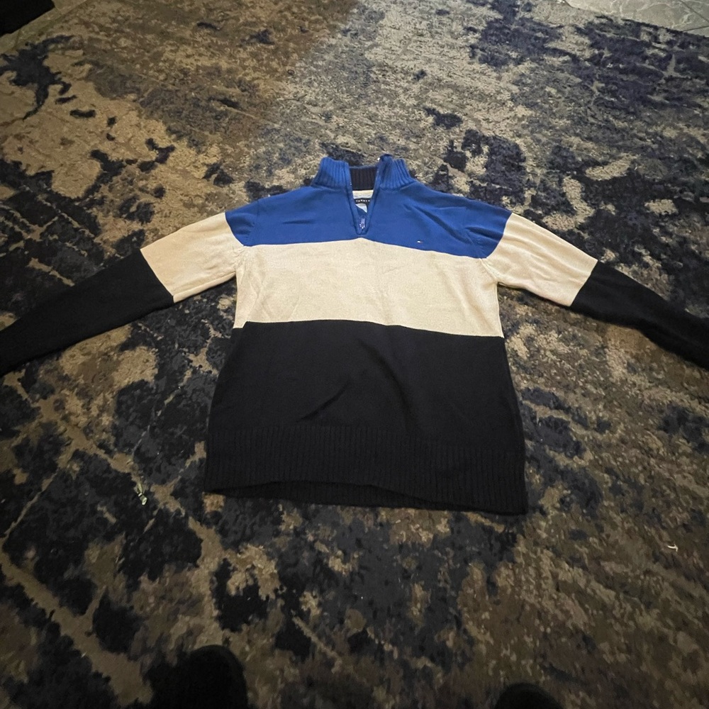 Tommy Hilfiger sweat shirt